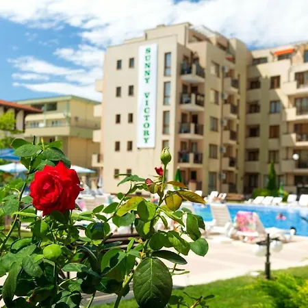 Sunny Victoria Penthouse Apartament