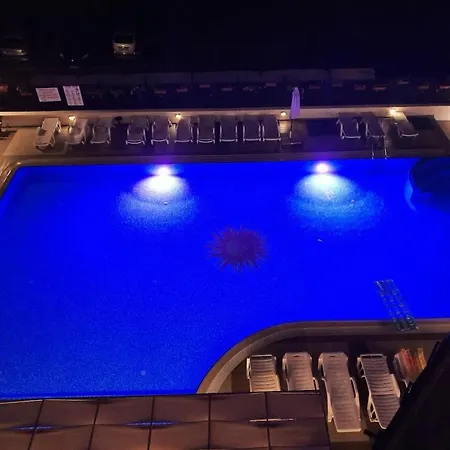 公寓 Sunny Victoria Penthouse 阳光海滩