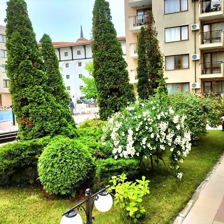 Sunny Victoria Penthouse 公寓